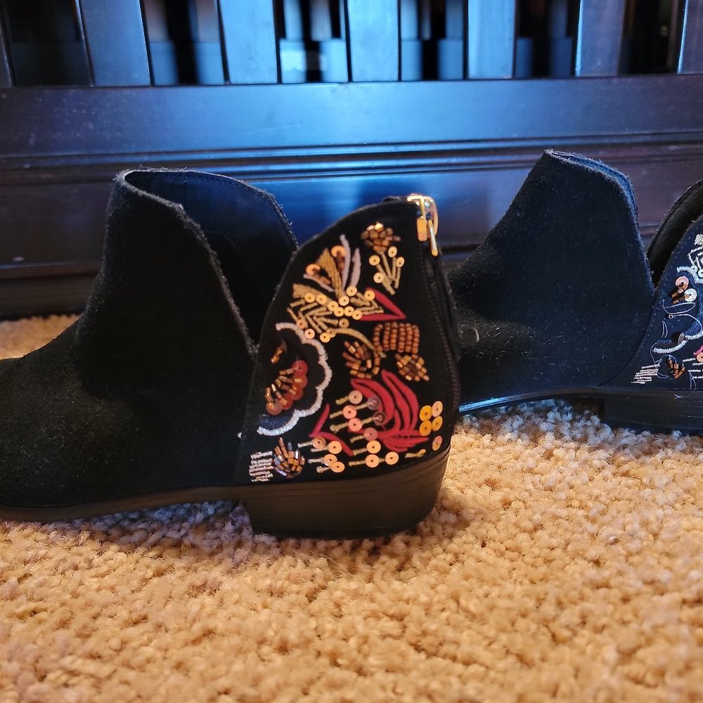 Reaction Kenneth Cole Beaded Boots